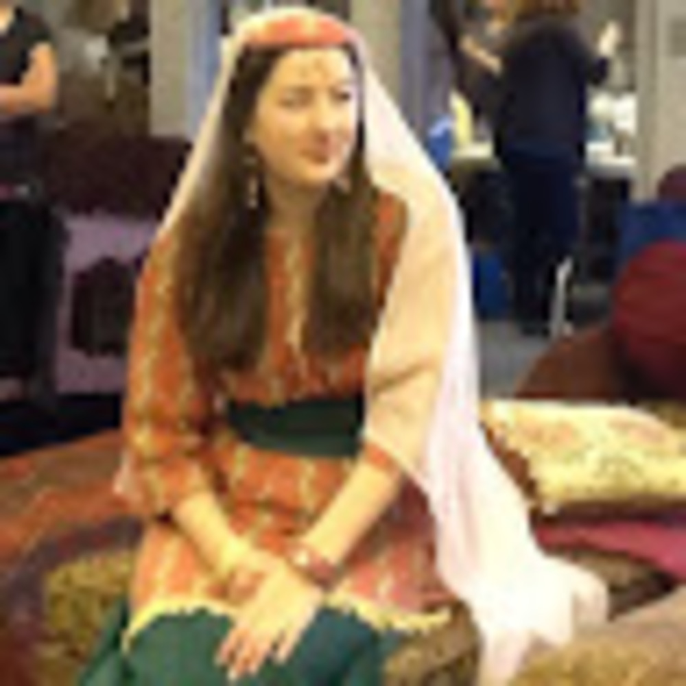 Meet your Posher, Helen